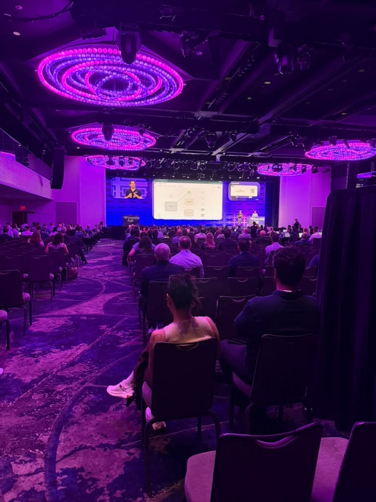 The FinovateFall 2026 audience during the Tweezr demo